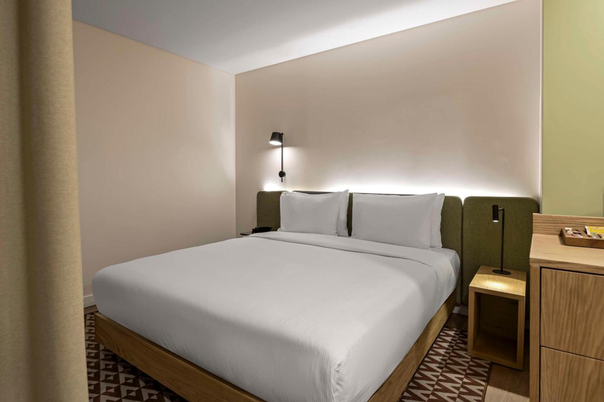 Отель Hampton By Hilton Istanbul Sirkeci Экстерьер фото