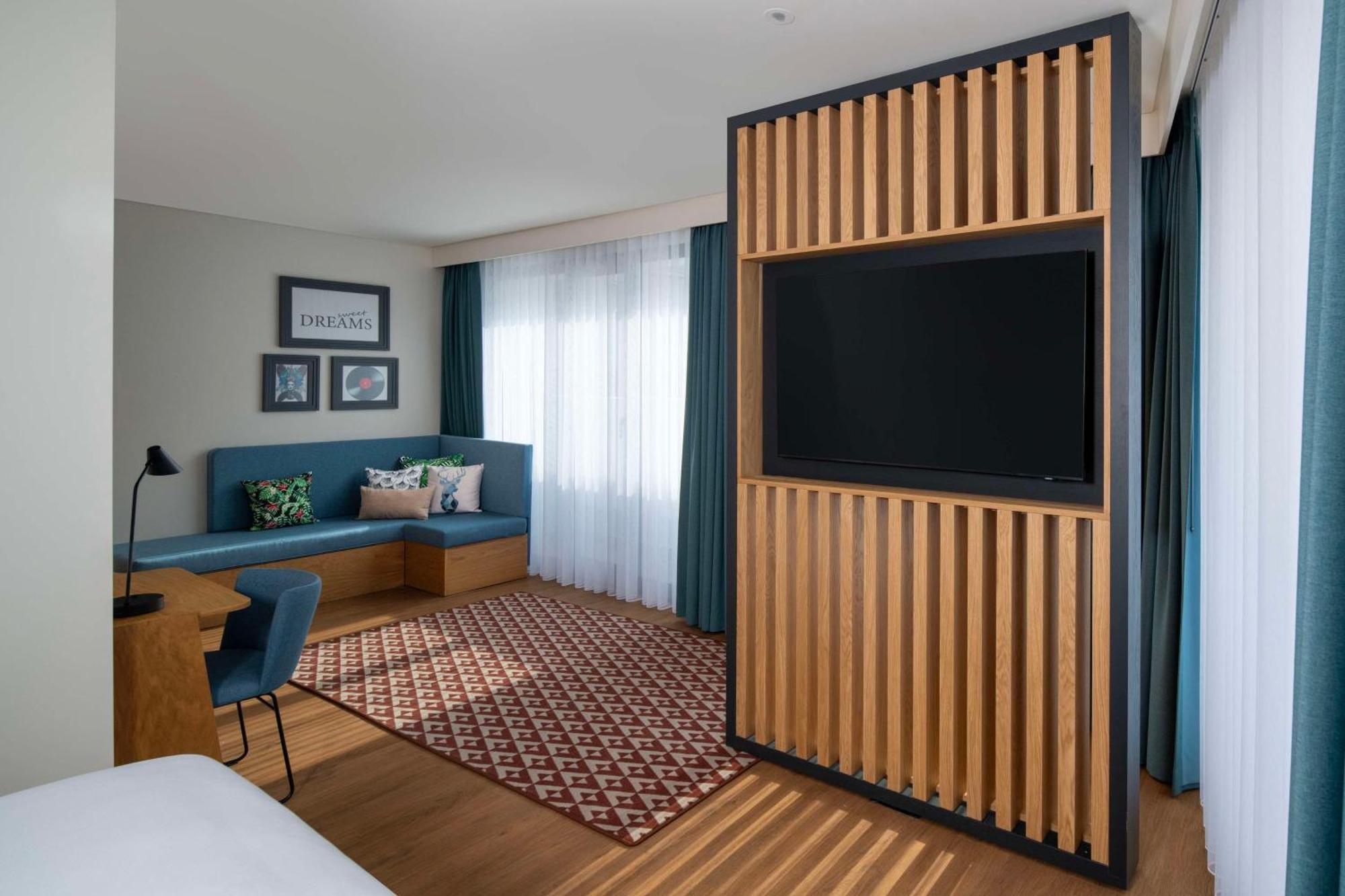 Отель Hampton By Hilton Istanbul Sirkeci Экстерьер фото